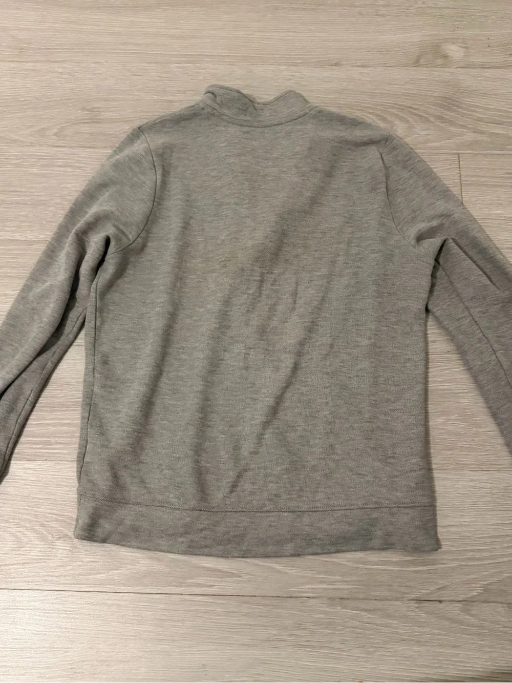 Vineyard Vines light gray